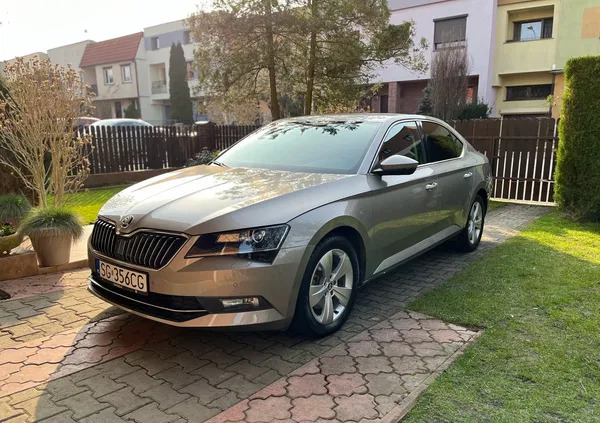 świętokrzyskie Skoda Superb cena 63000 przebieg: 242000, rok produkcji 2015 z Włoszczowa